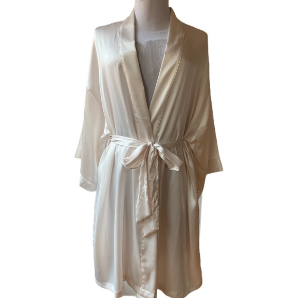 Victoria's Secret Other - Victoria’s Secret Silky Robe Pale Pink